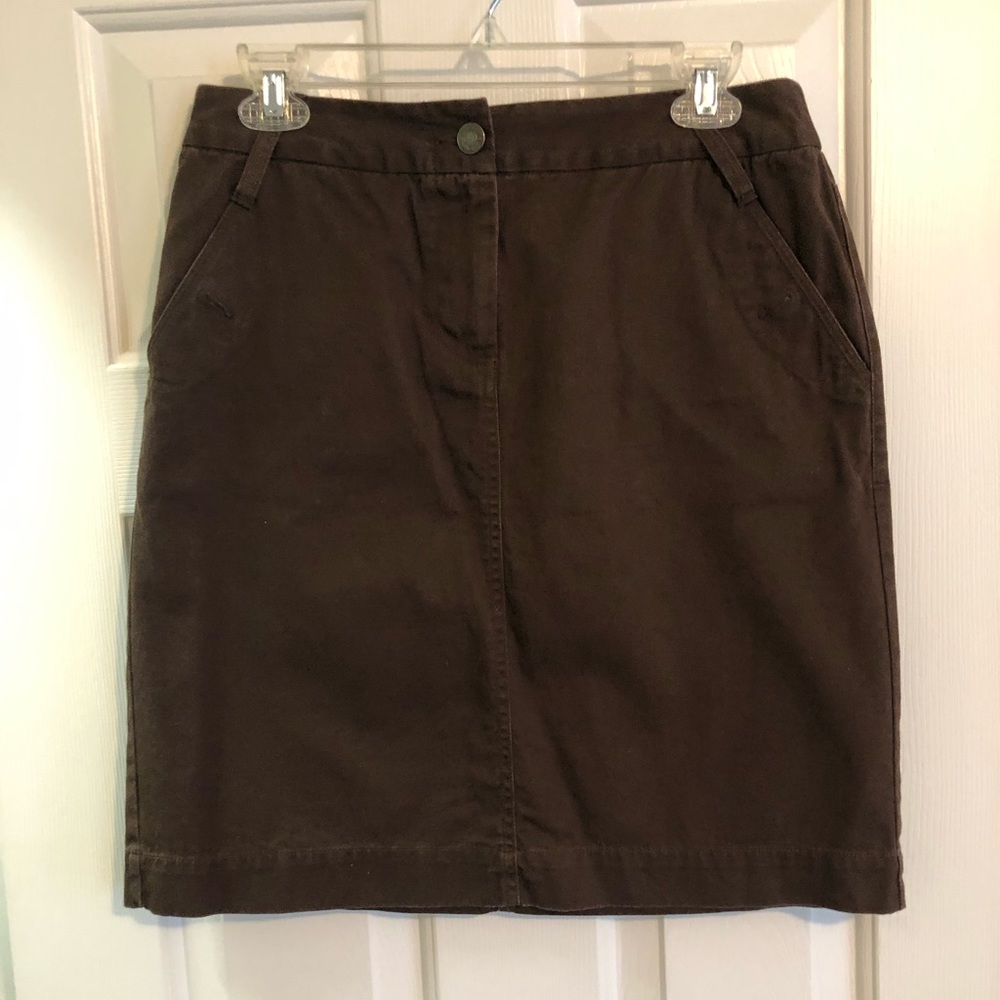 Nice brown skirt, perfect for office to date night